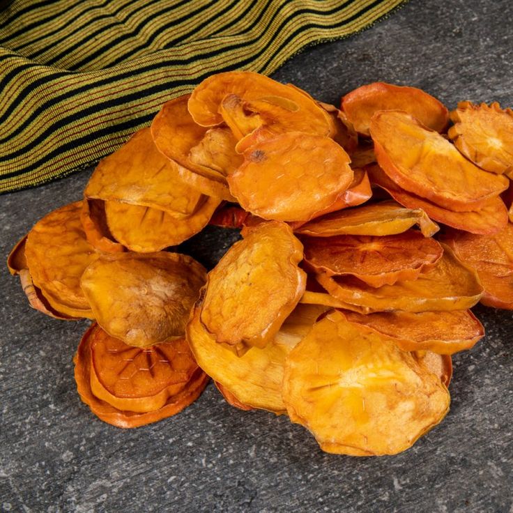 dreid persimmon chips